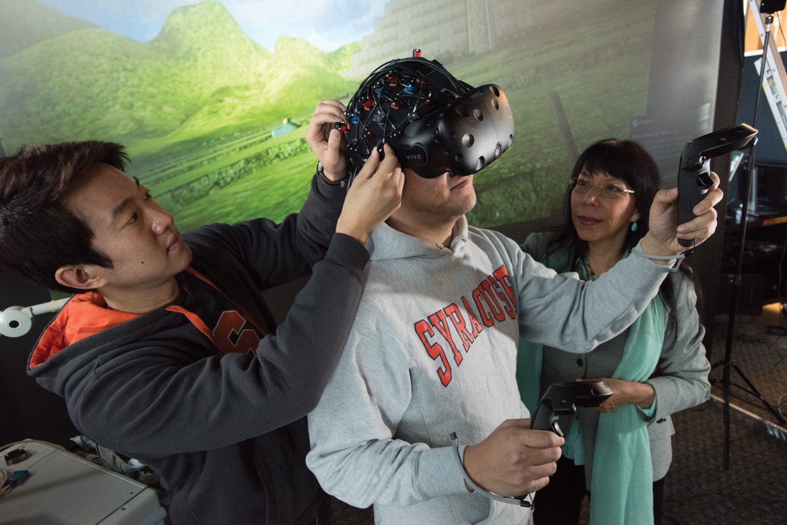 syracuse student using a virtual reality headset